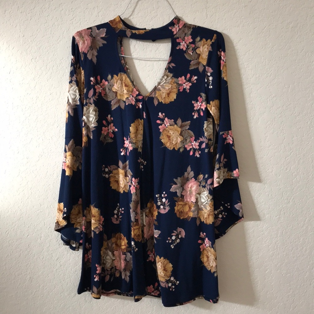 Bell sleeve tunic